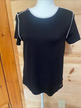 NWOT Black Short-Sleeve Anne Klein Top with white Contrast Piping